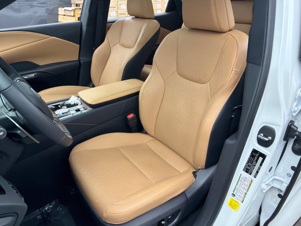 Used 2026 White Lexus 350h Premium+ image 20