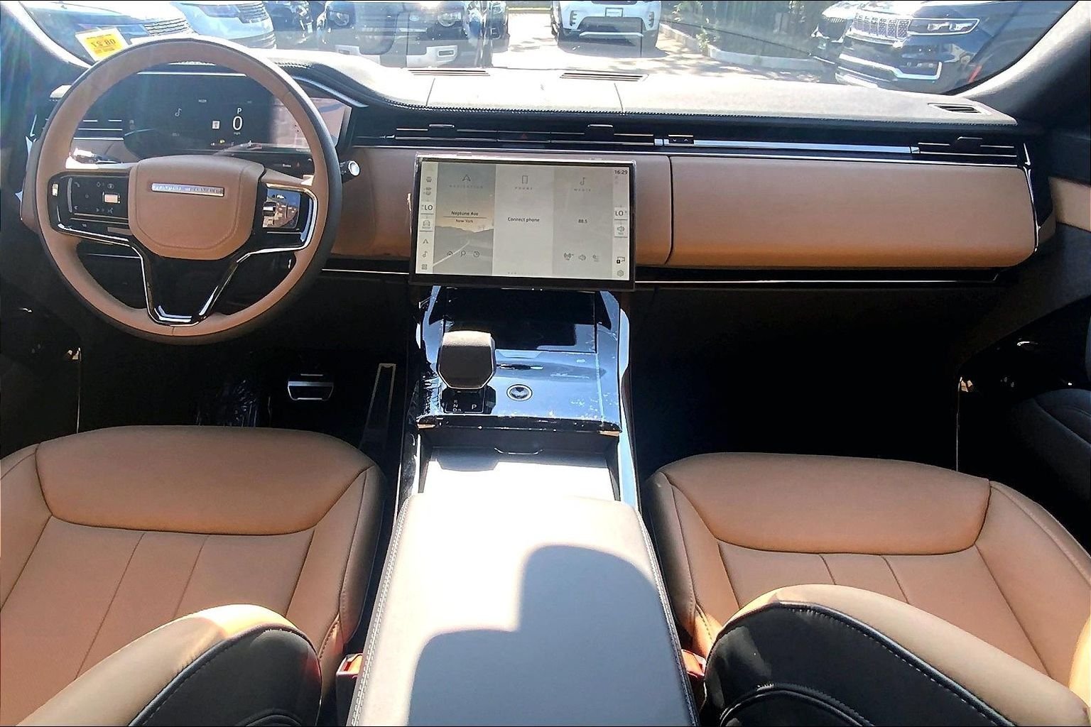 New 2026 Santorini Black Land Rover Dynamic SE image 5