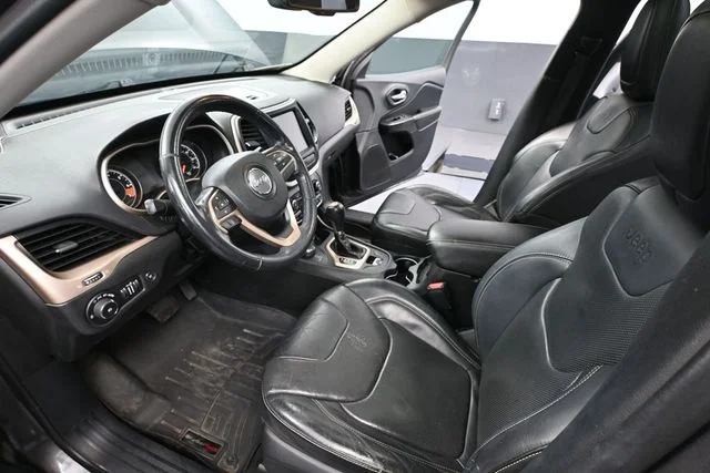 Used 2015 Gray Jeep Limited image 23