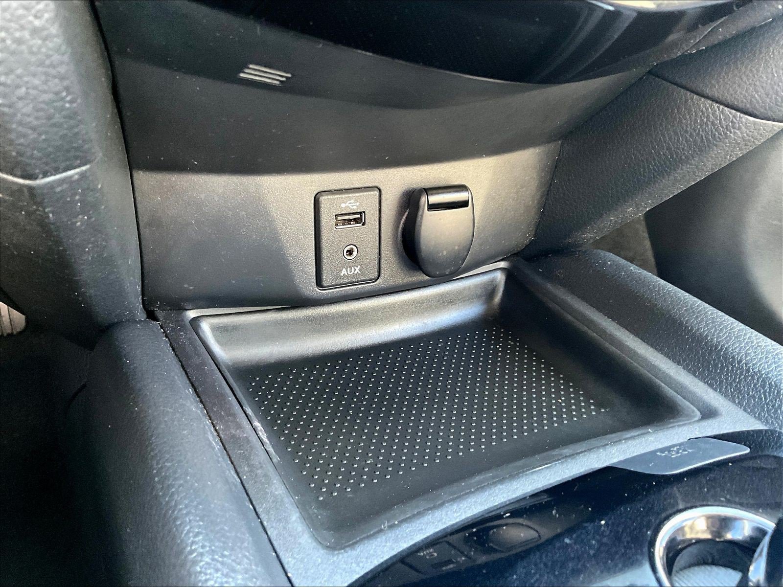 Used 2015 Silver Nissan S image 17