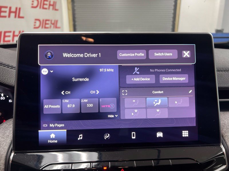 Used 2022 Black Jeep Latitude Lux image 24