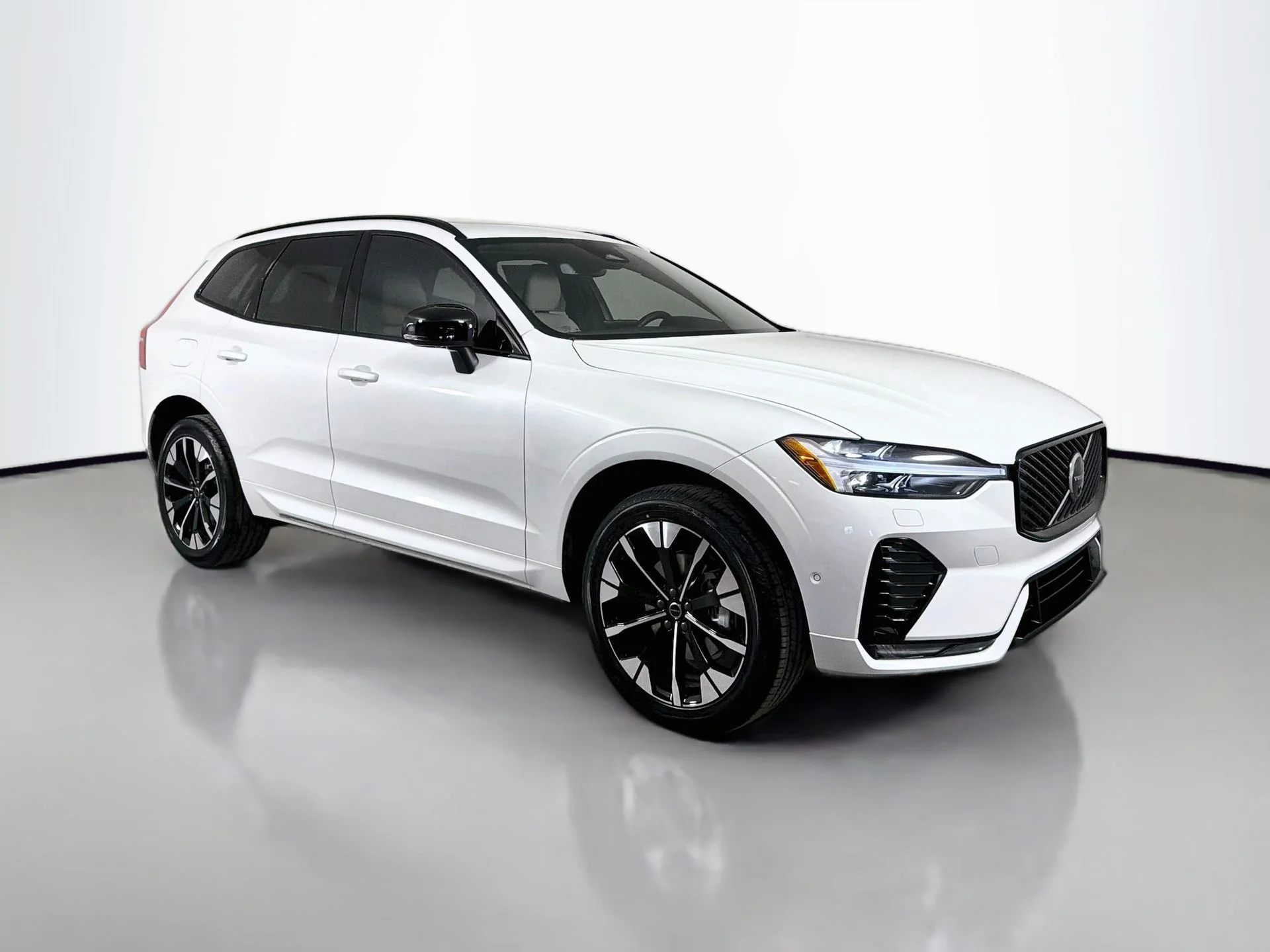 New 2026 Crystal White Volvo Plus image 3