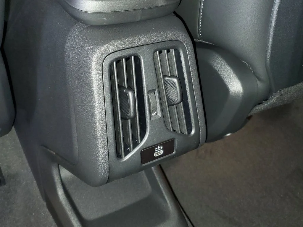 Used 2026 Alpine White BMW xDrive28i image 12