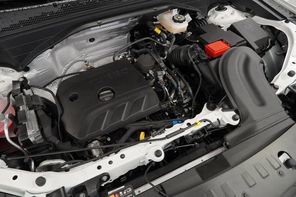 New 2026 Summit White Chevrolet LT image 39