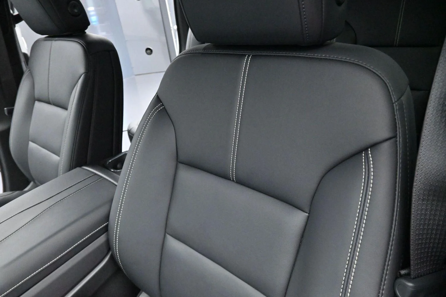 Used 2026 Summit White GMC Elevation image 17