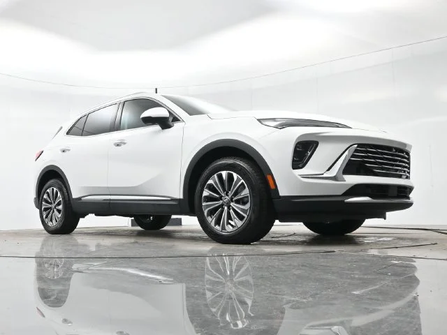 Used 2024 Summit White Buick Preferred image 24