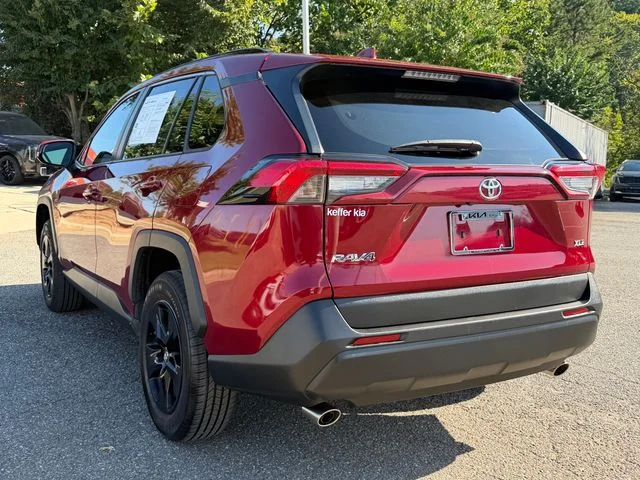 Used 2019 Pearl Toyota XLE image 3