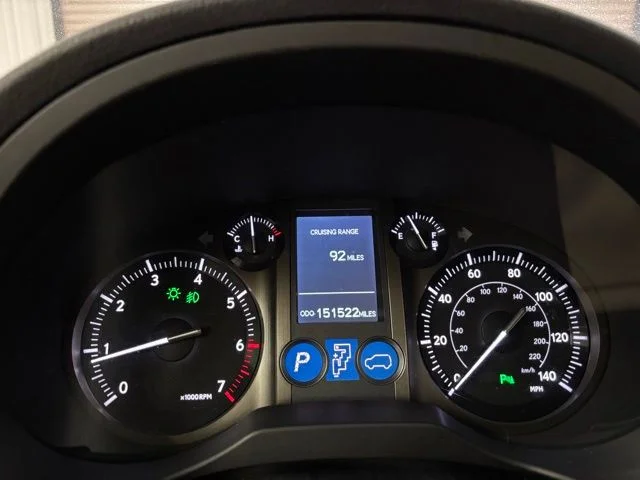 Used 2010 White Lexus 460 image 21