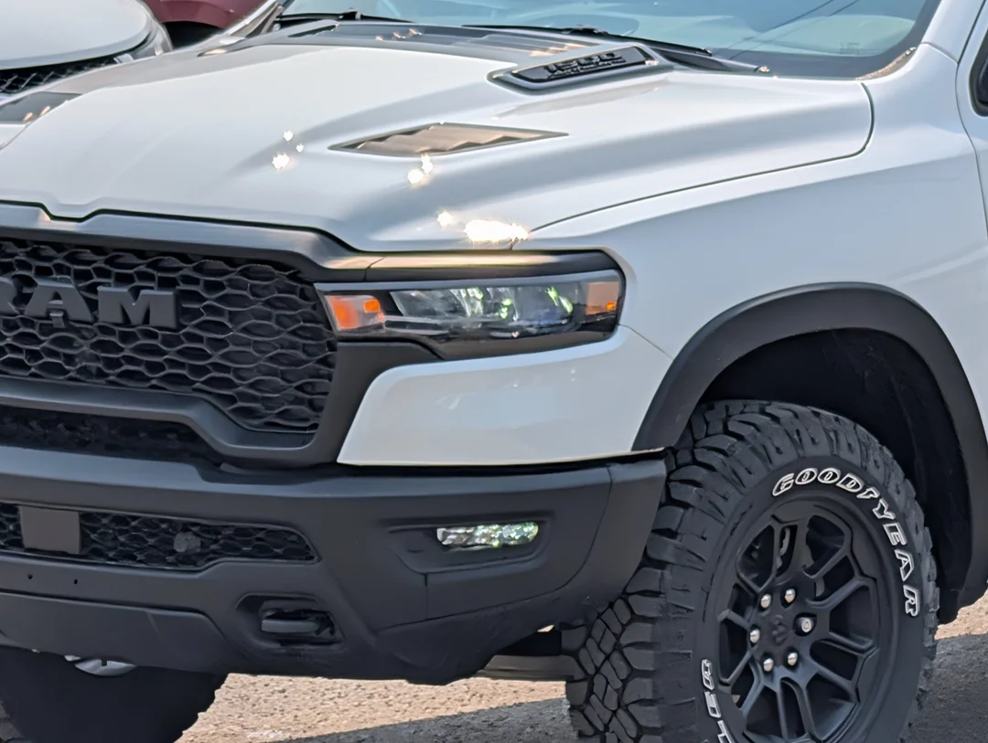 New 2026 White RAM Rebel - - Hurricane Twin Turbo - Rebel Lvl 1 Grp - 124.9L Fuel Tank - Perf Tuned Shocks & More! image 10
