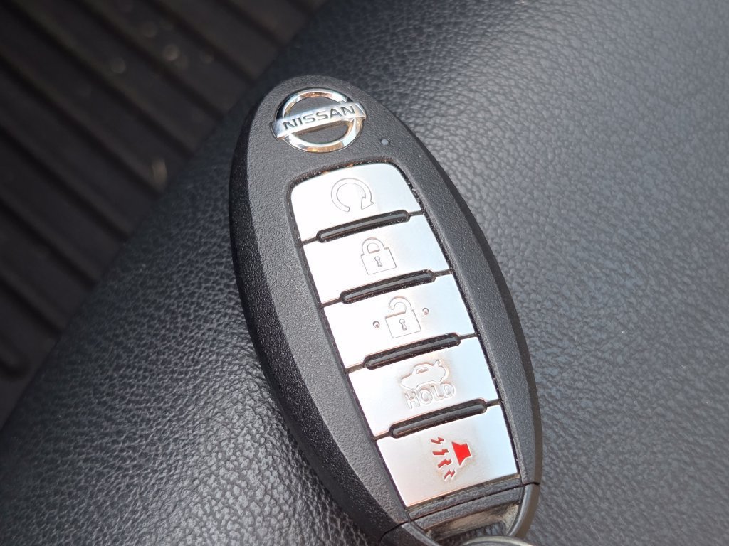 Used 2023 Electric Blue Metallic Nissan SR image 36
