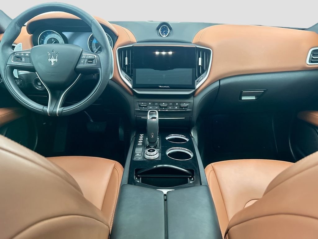 Used 2023  Maserati Modena image 13