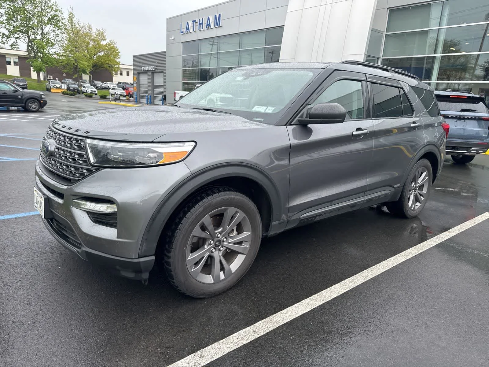 2021 Ford Explorer XLT 4WD's photo