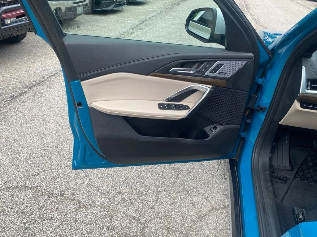 Used 2023 Blue BMW xDrive28i image 10