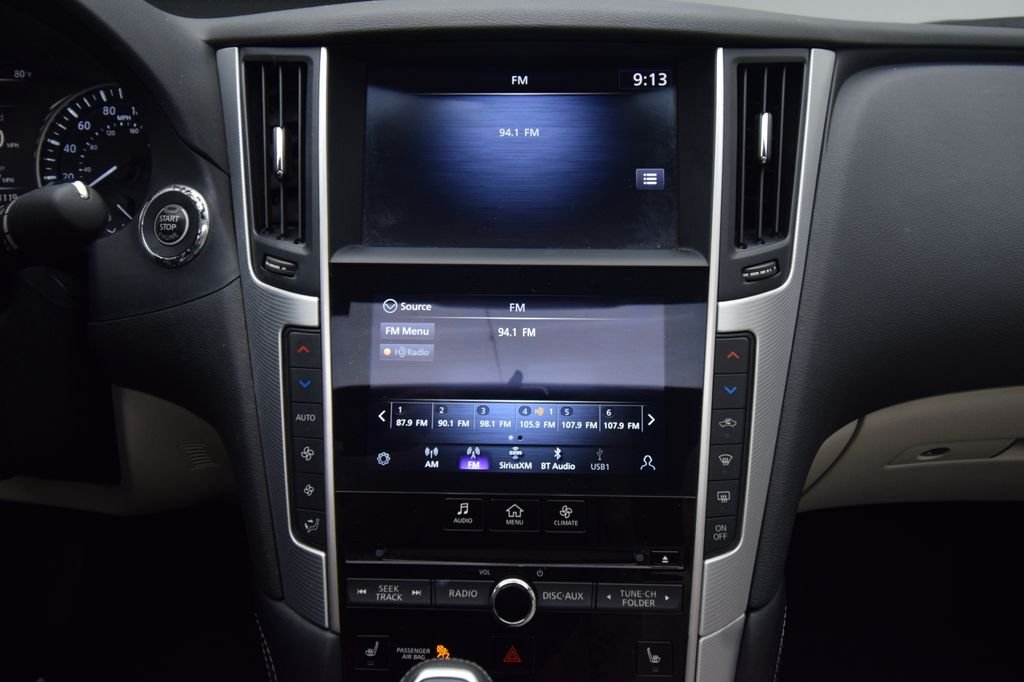Used 2021 Majestic White INFINITI 3.0t LUXE image 13