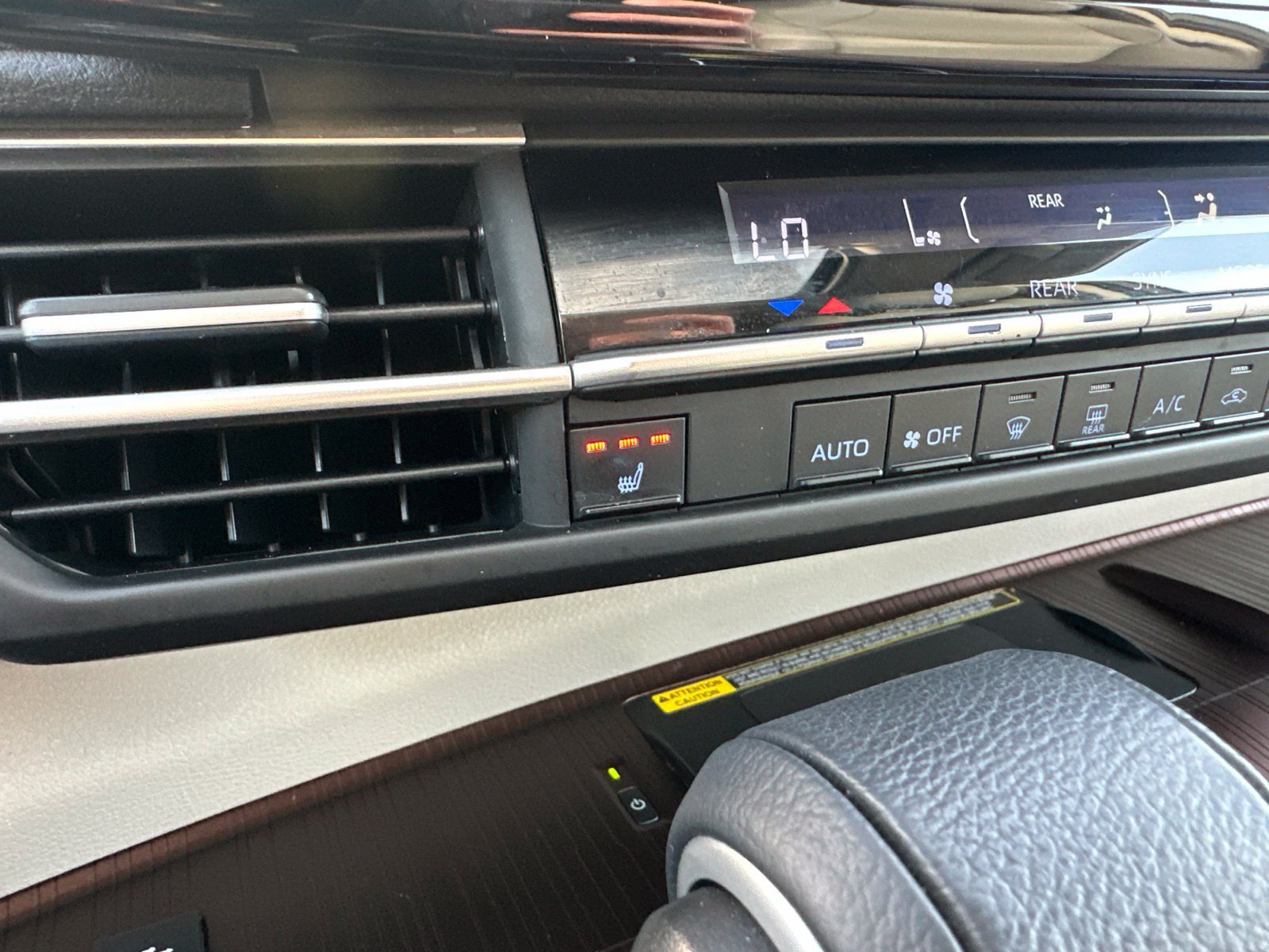 Used 2022 Beige Toyota XLE image 67