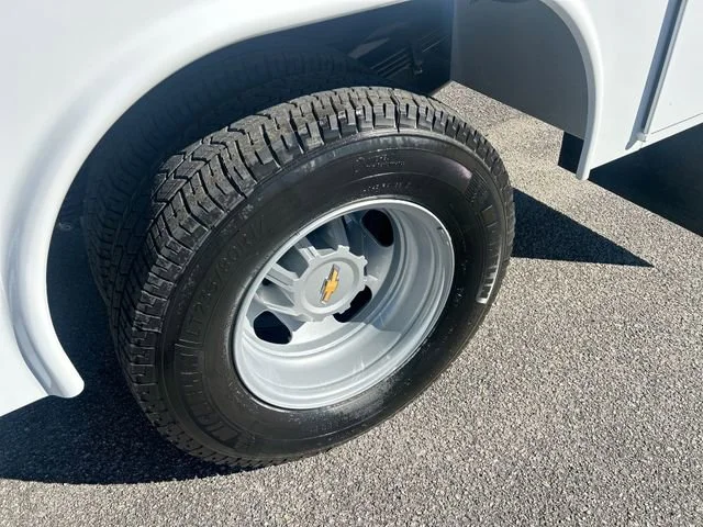 New 2026 Summit White Chevrolet Work Truck image 14