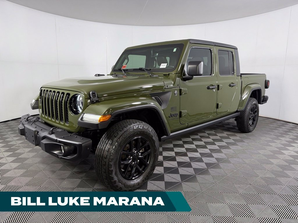 Used 2023 Green Jeep Sport image 1