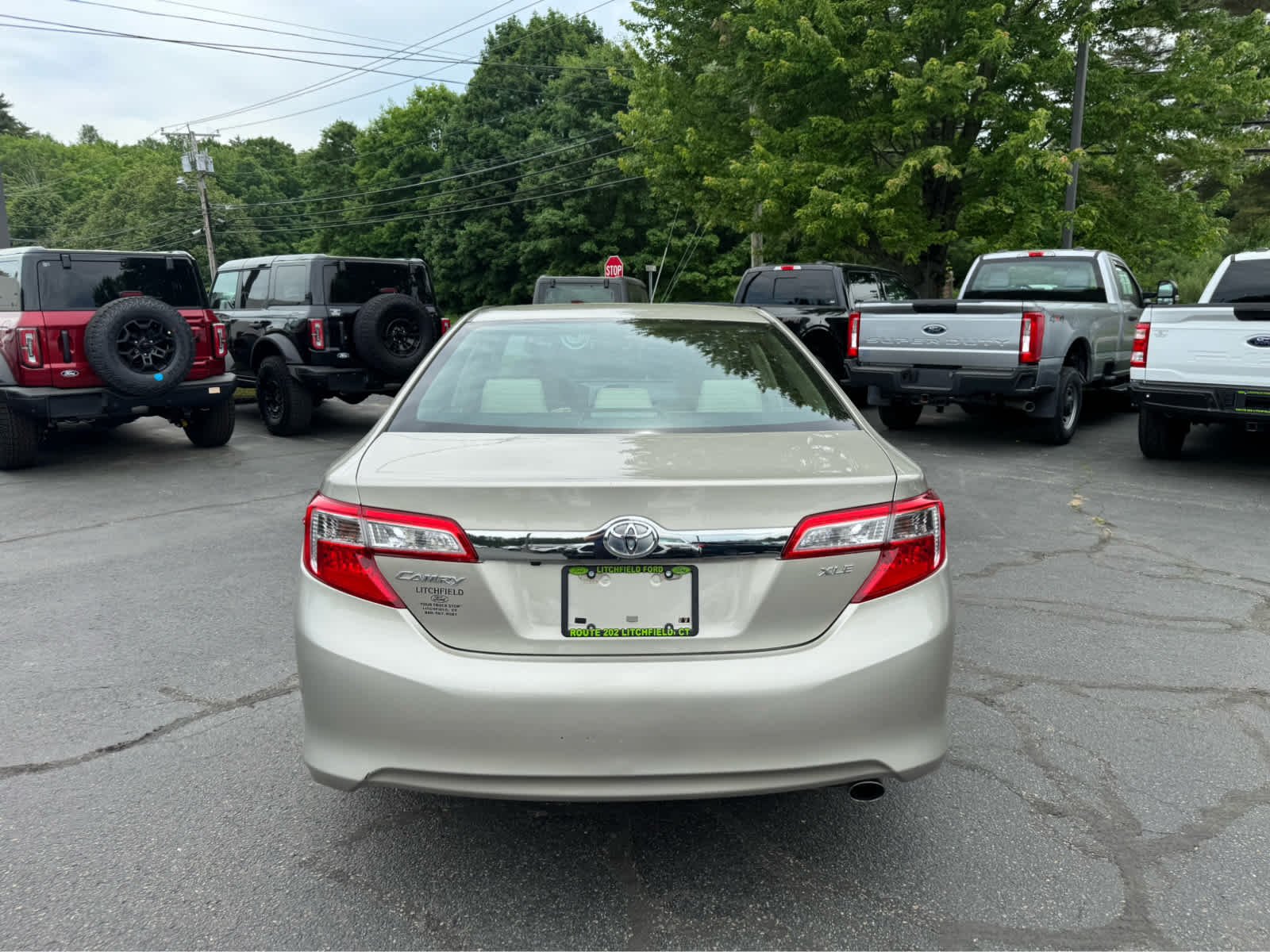 Used 2014 Creme Brulee Mica Toyota XLE image 2