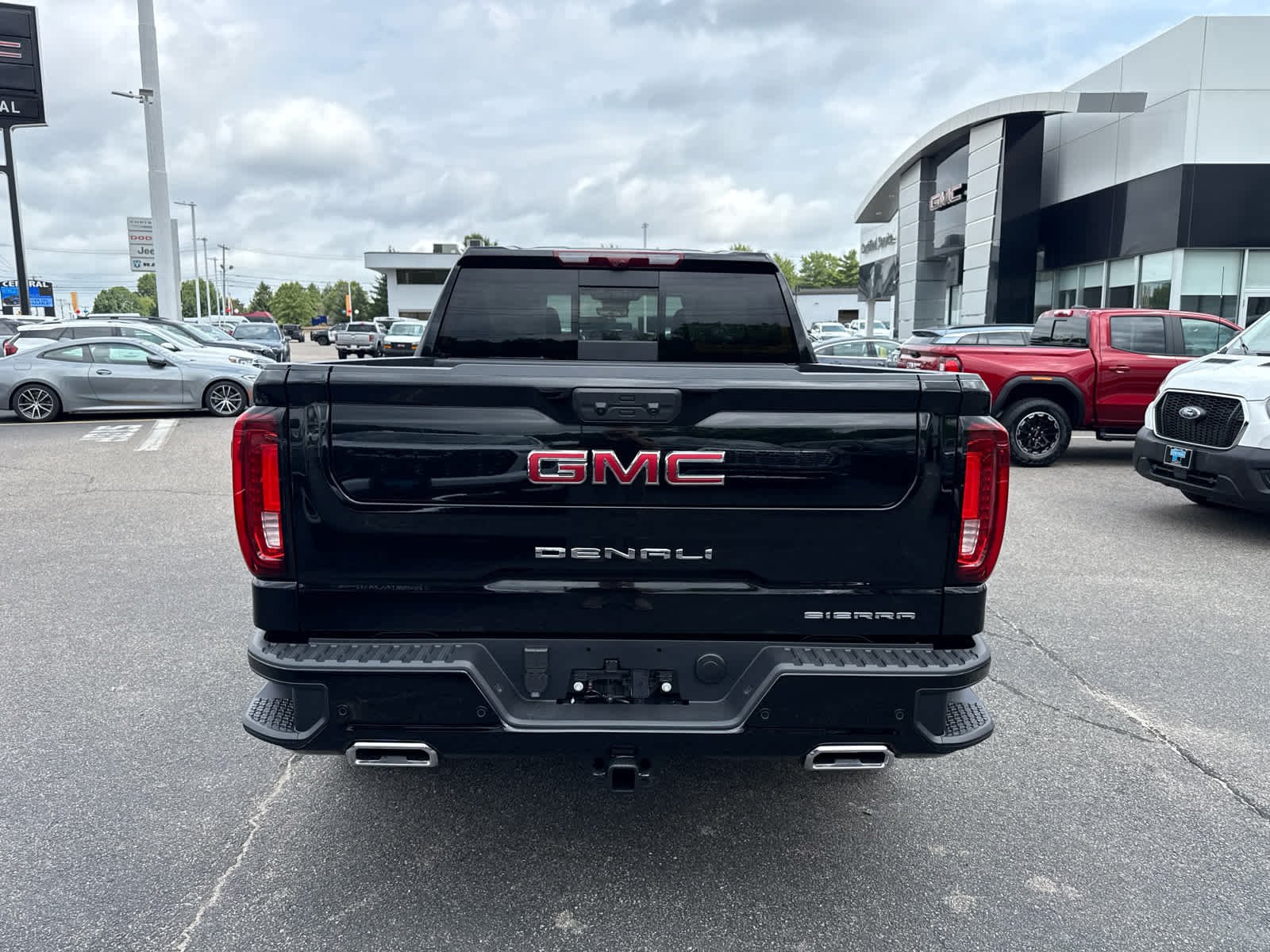 2026 GMC Sierra 1500 Denali - Photo 4