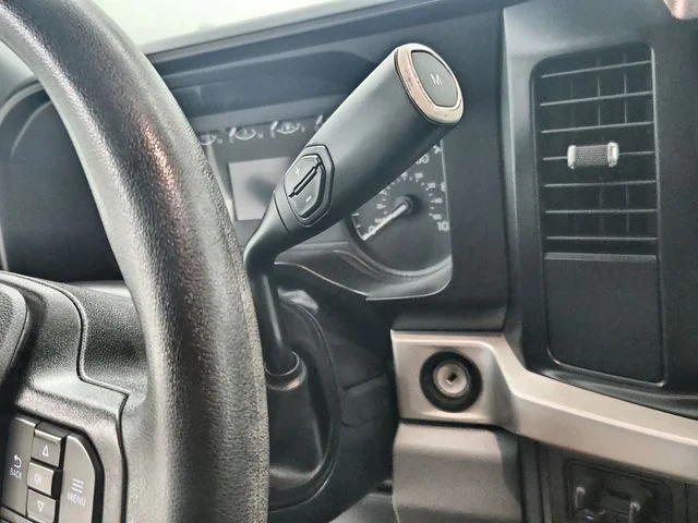 Used 2025 Oxford White Ford XLT image 28