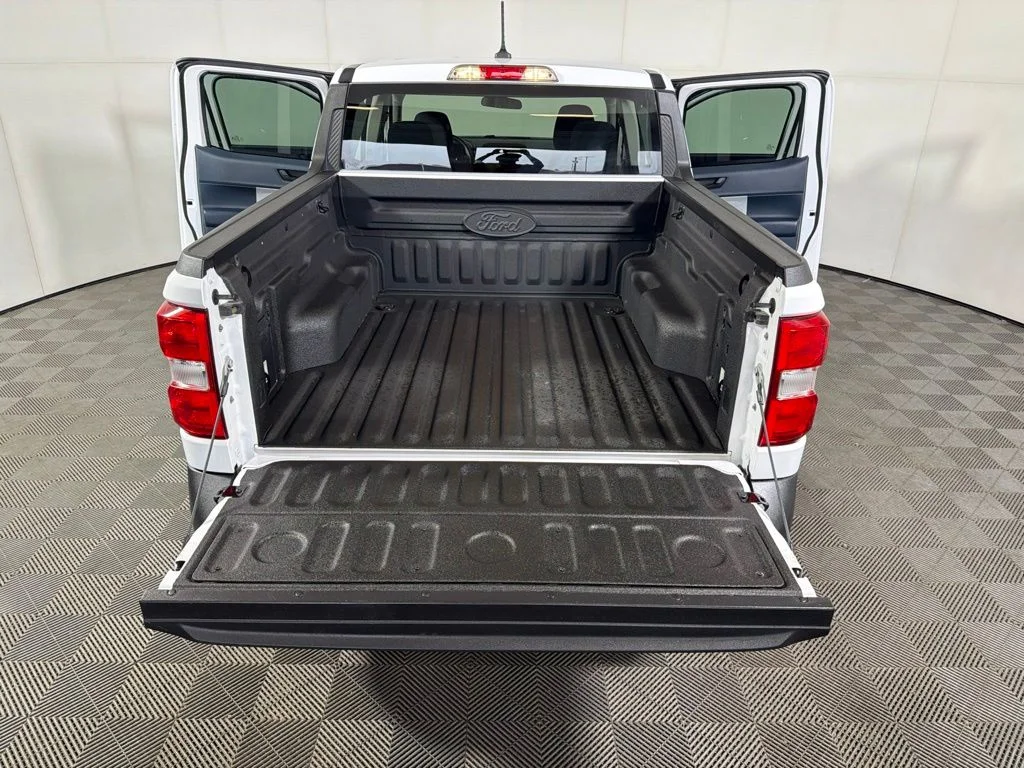 Used 2024 White Ford XLT image 22