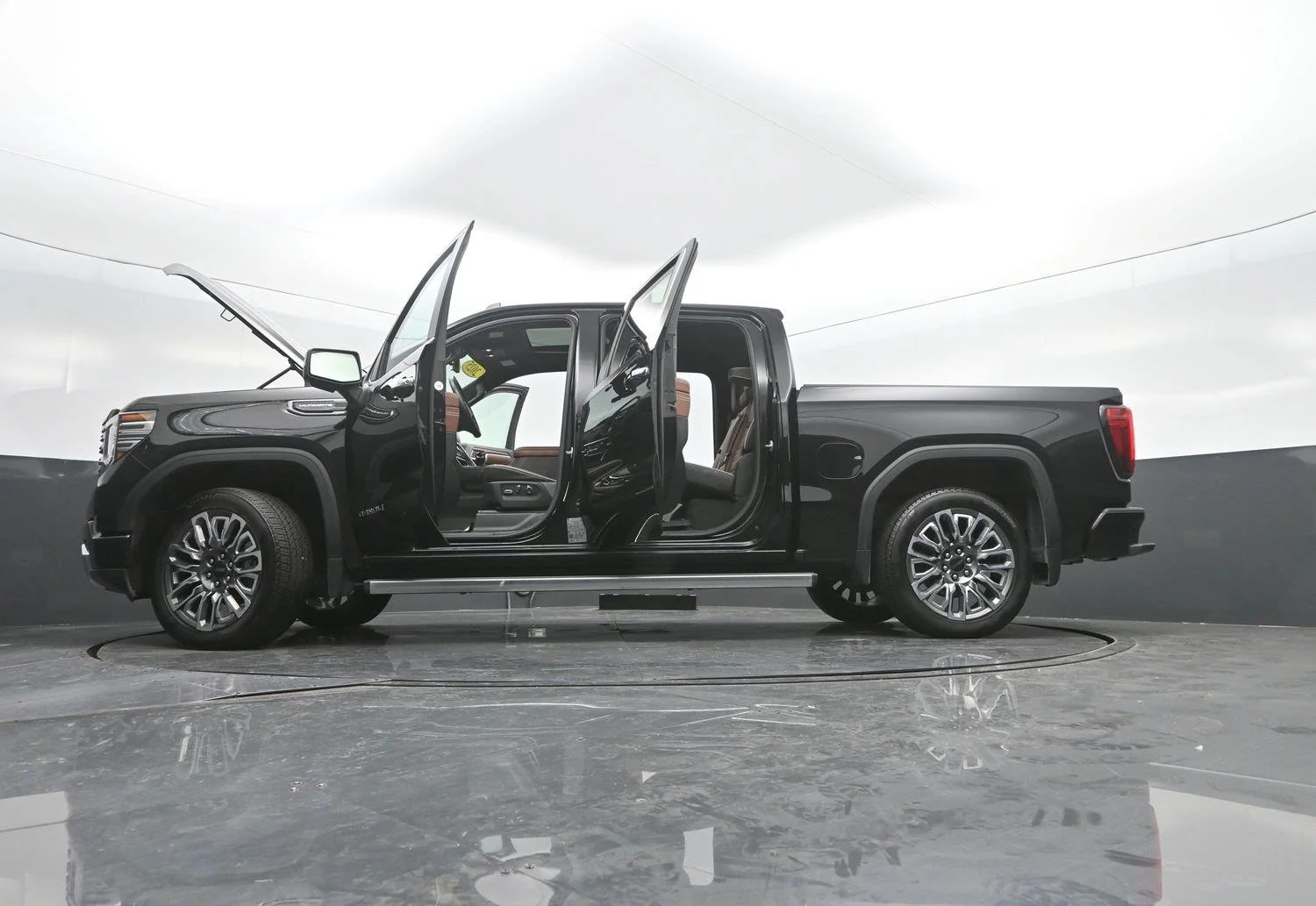 Used 2025 Onyx Black GMC Denali Ultimate image 56
