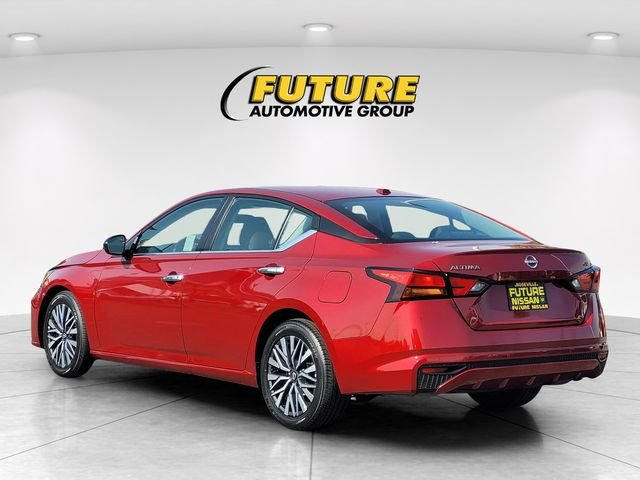 Used 2024 Red Nissan 2.5 SV image 7