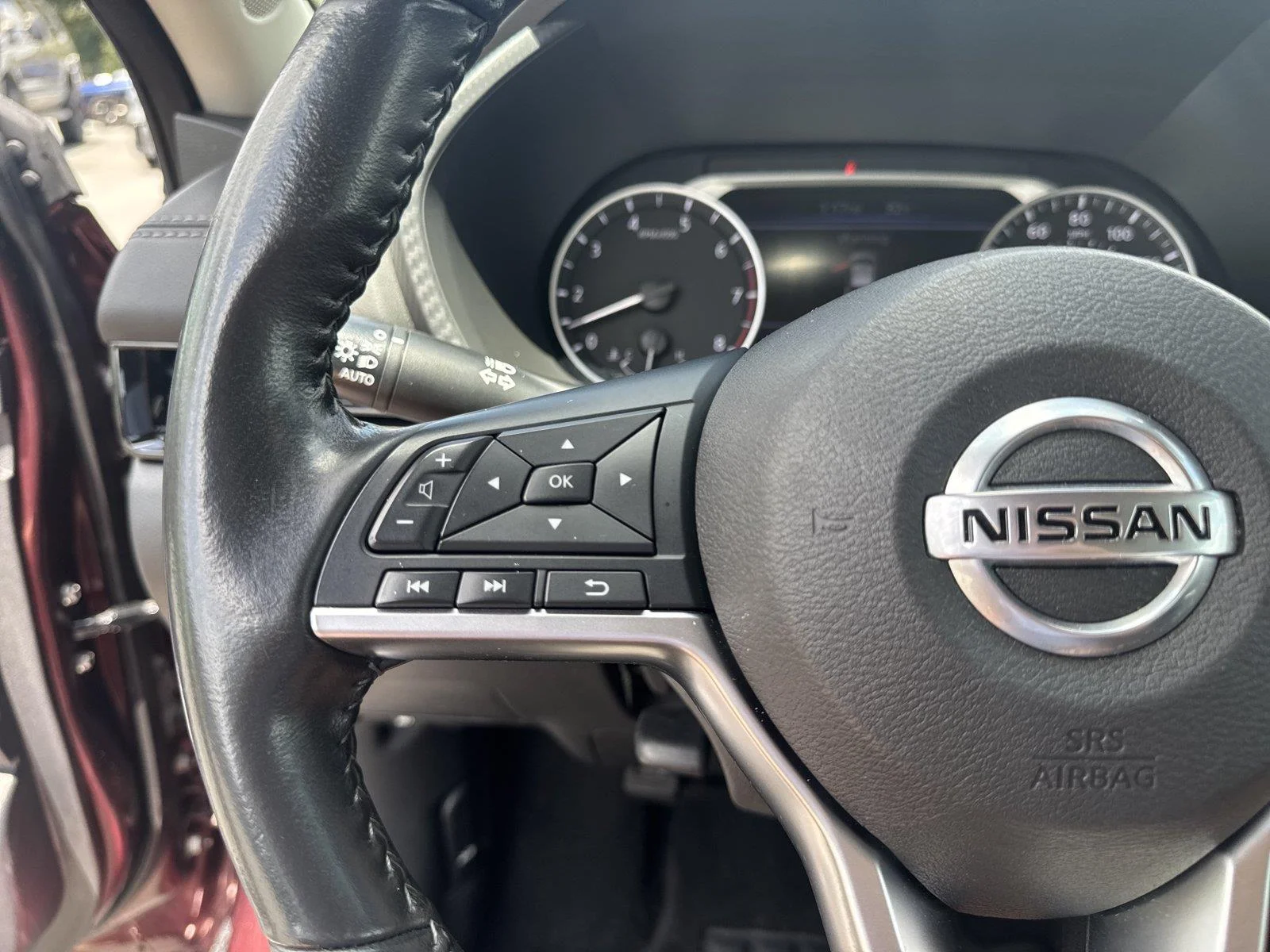 Used 2022 Rosewood Metallic Nissan SV image 24