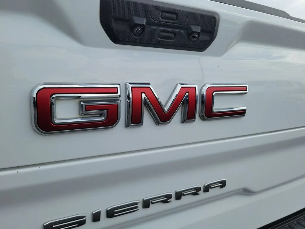 Used 2022 Summit White GMC Elevation image 32