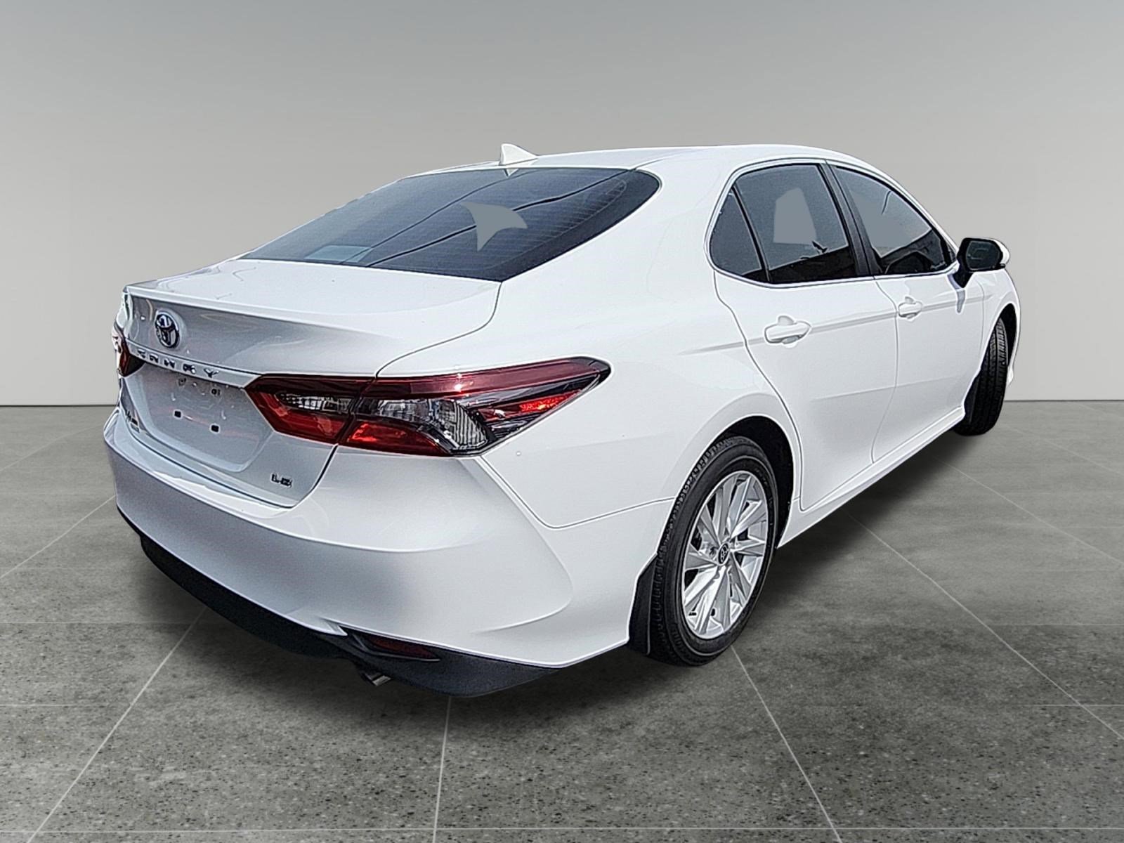 2024 Toyota Camry LE - Photo 7