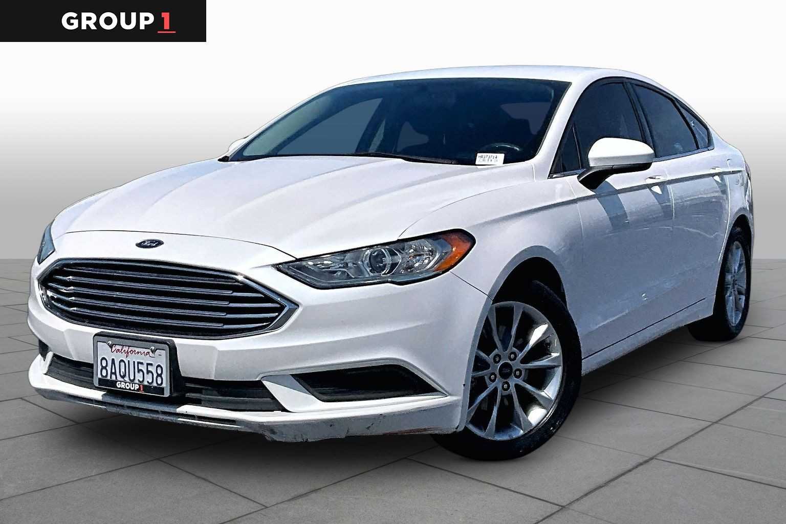2017 Ford Fusion SE FWD's photo