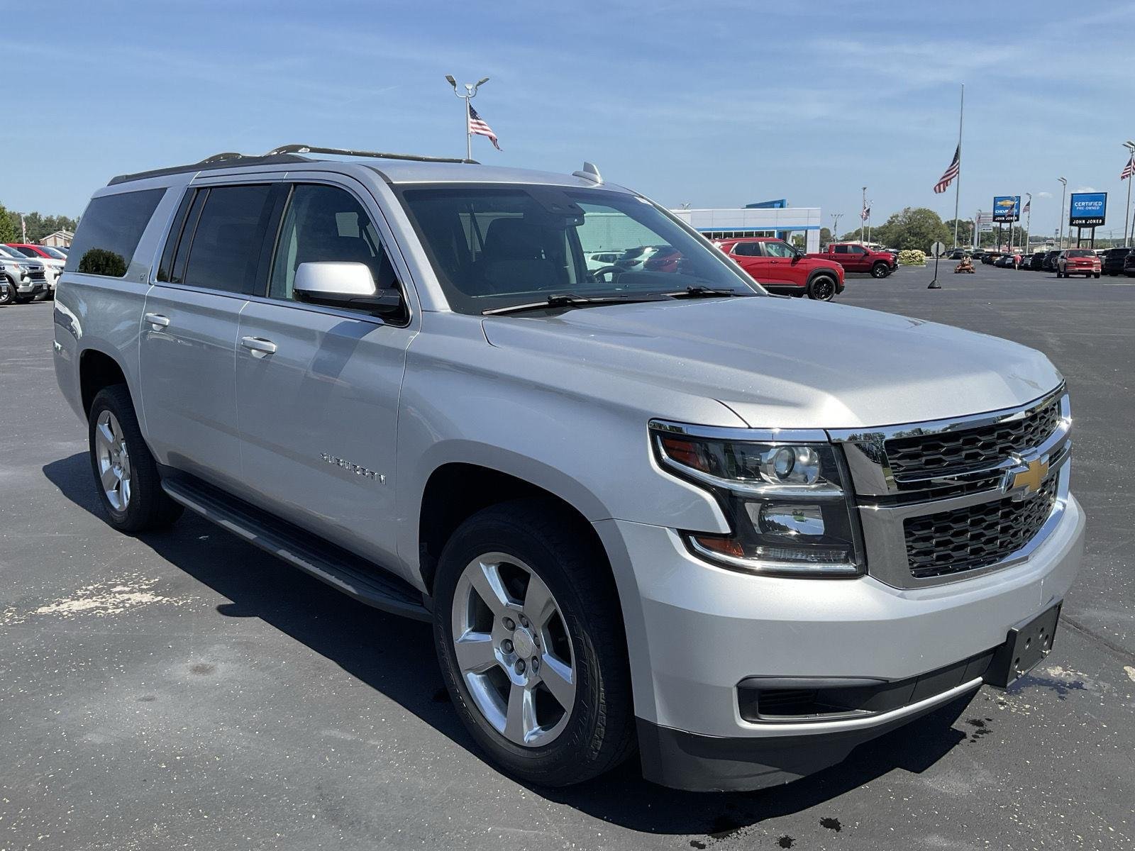 Used 2018  CHEVROLET SUV image 3