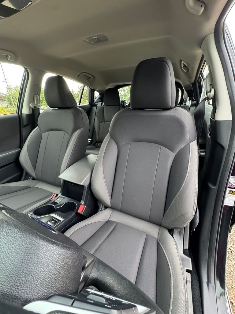 Used 2025 Crystal Black Silica Subaru Base image 31