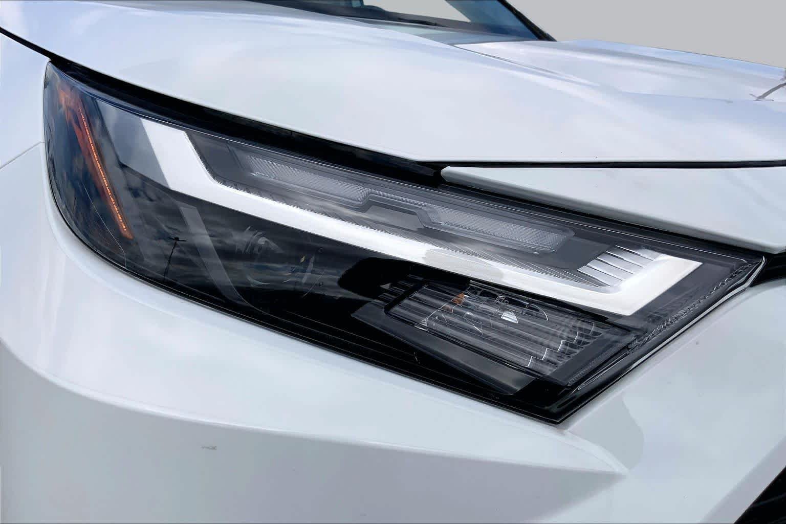 Used 2025 Ice Cap Toyota XLE image 27
