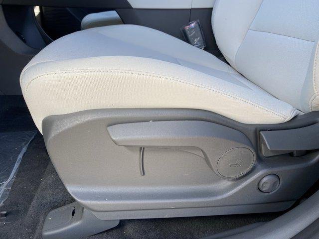 New 2026 Hampton Gray Hyundai SE FWD image 20