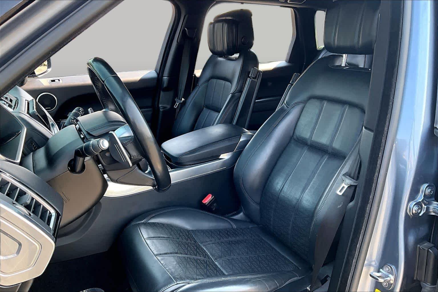 Used 2019 Byron Blue Metallic Land Rover HSE Dynamic image 7