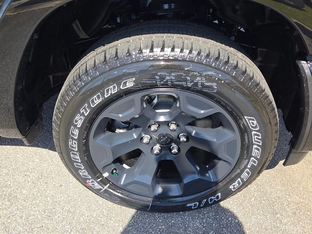 New 2026 Diamond Black Crystal Pearl-Coat Exterior Paint RAM Big Horn/Lone Star image 17