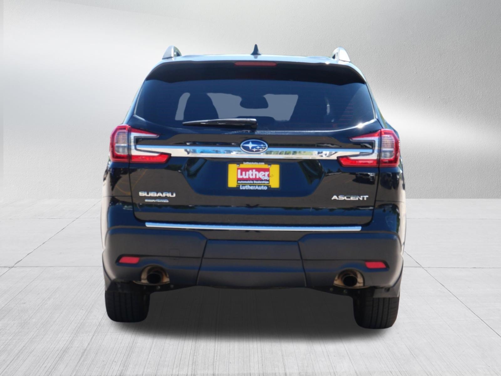 Used 2023 Crystal Black Silica Subaru 8P image 6