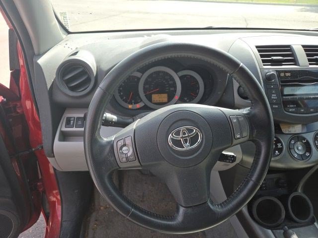 Used 2009 Red Toyota Ltd image 12