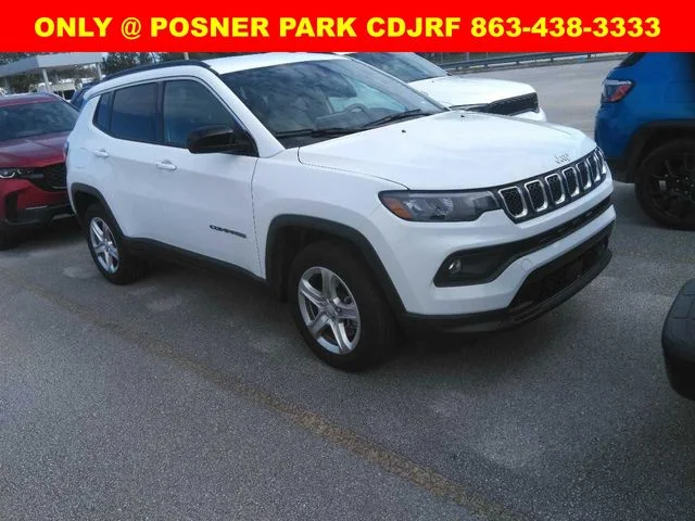 Used 2024 White Jeep Latitude image 3