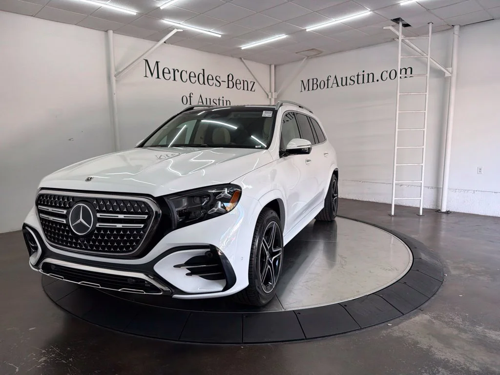 New 2027 White Mercedes-Benz GLS 450 image 3