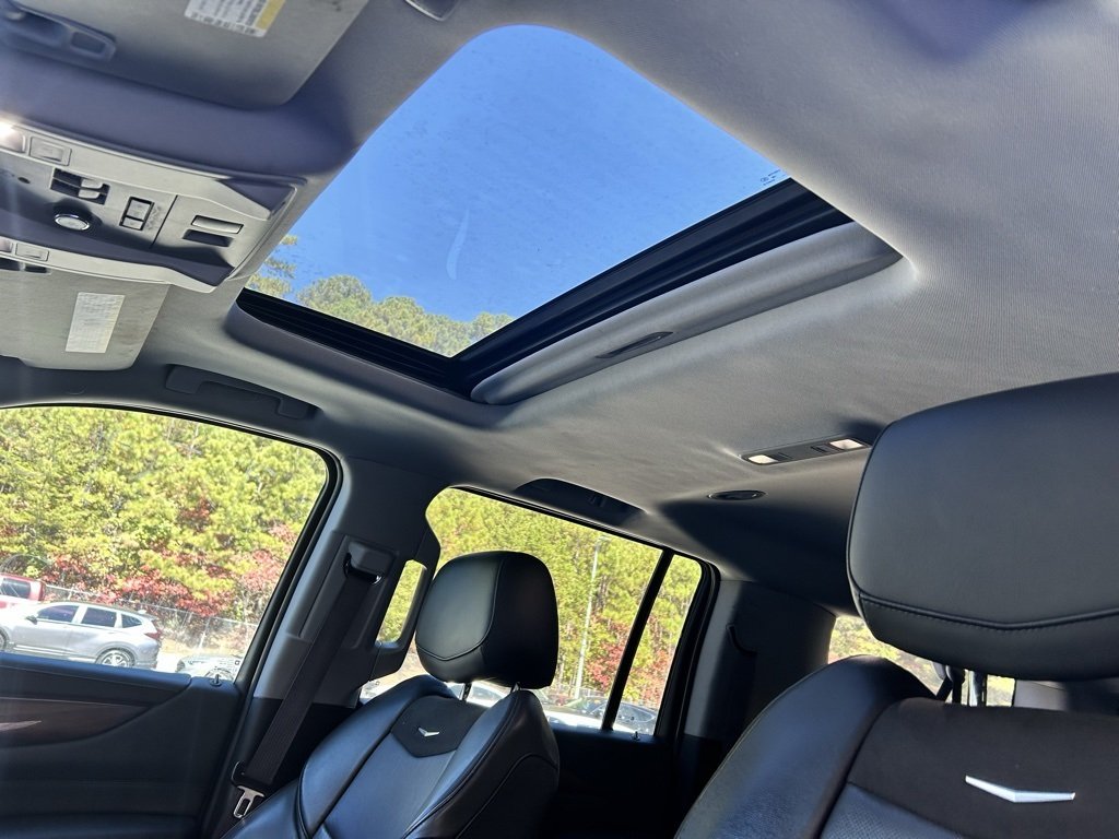 2017 Cadillac Escalade ESV Luxury photo 3