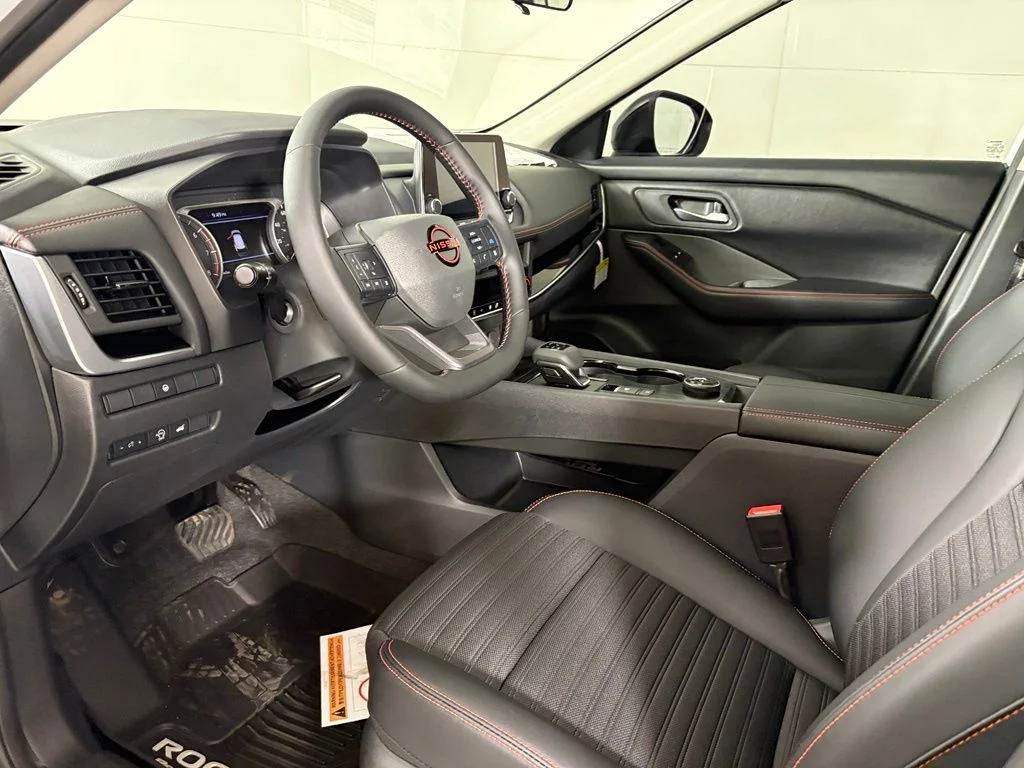 New 2026 Everest White Pearl TriCoat Nissan Rock Creek® image 22