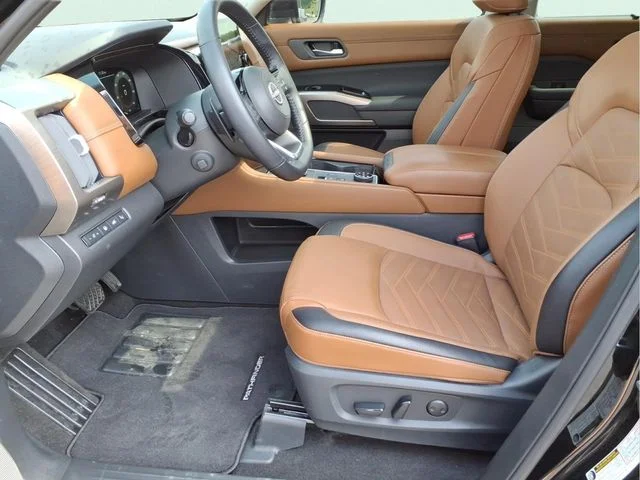 Used 2025 Black Nissan Platinum image 20
