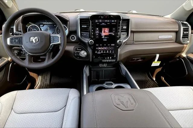 New 2026 Ivory White Tri-Coat Pearl-Coat Exterior Paint RAM LARAMIE image 9