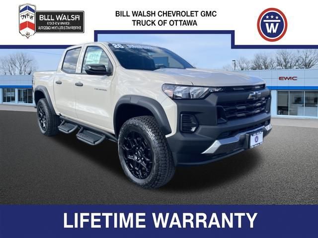 2026 Chevrolet Colorado Trail Boss photo 2