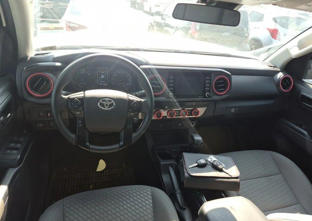 Used 2022 White Toyota SR V6 image 5