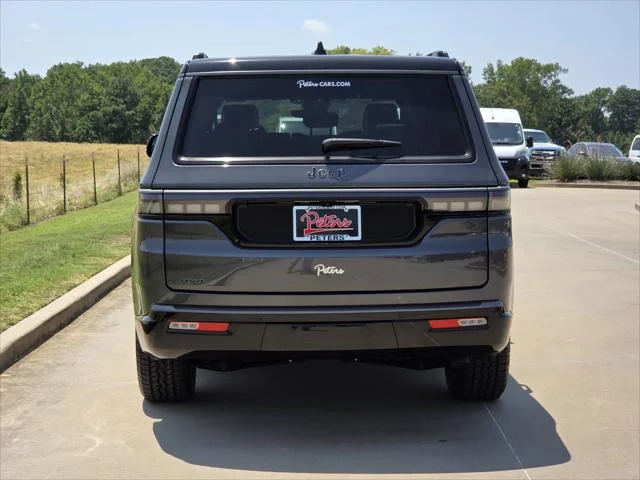 New 2026 Baltic-Gray Metallic Clear-Coat Exterior Paint Jeep Upland image 4