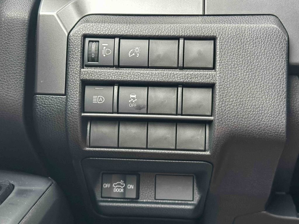 2025 Toyota Tacoma SR5 - Photo 24