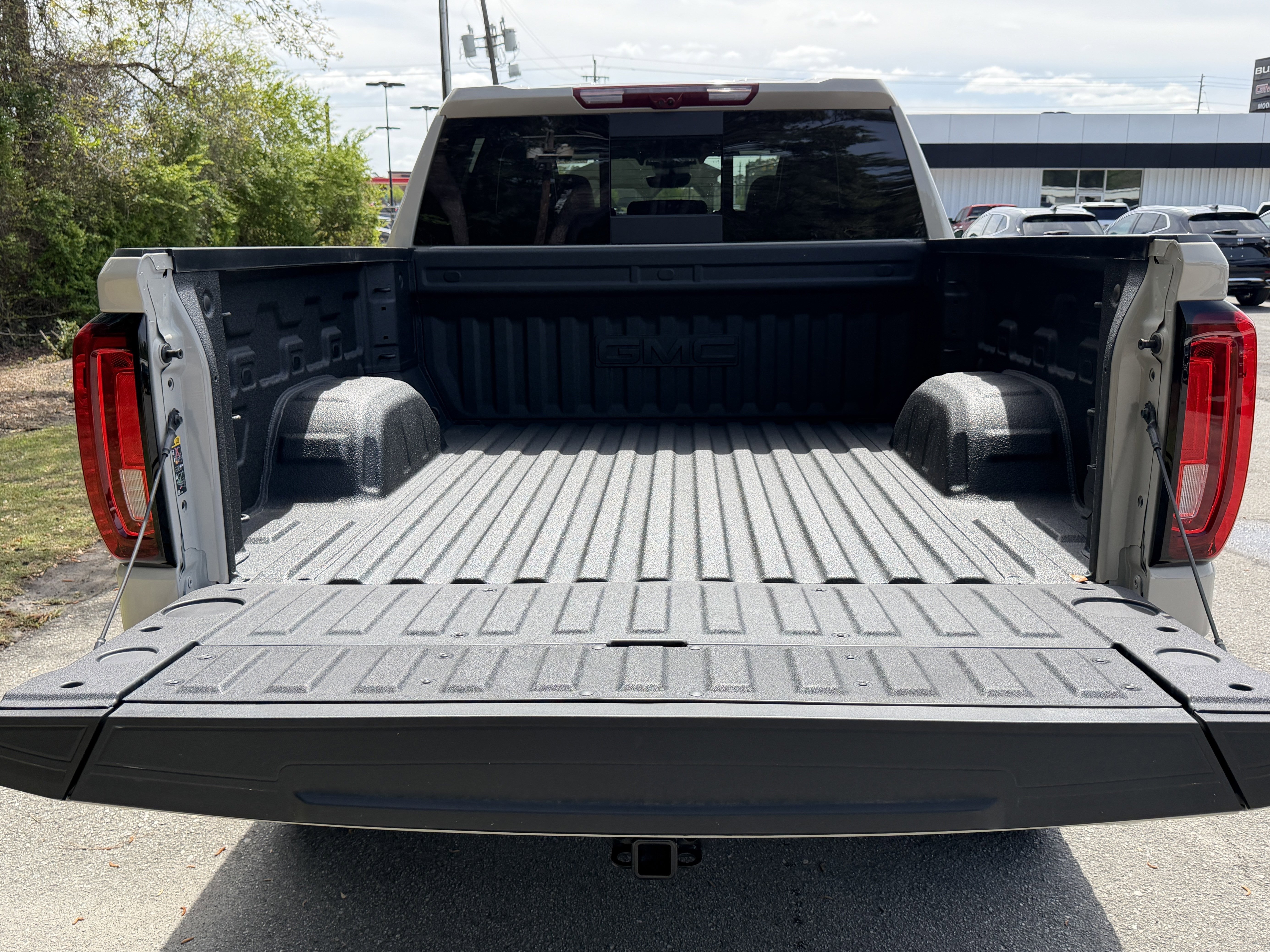 2026 GMC Sierra 1500 AT4X - Photo 6